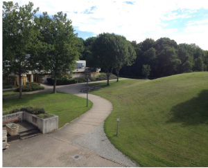 H:\Bilder\KBSZ GD\Raucherplatz\h�gel_hinter_mensa.png